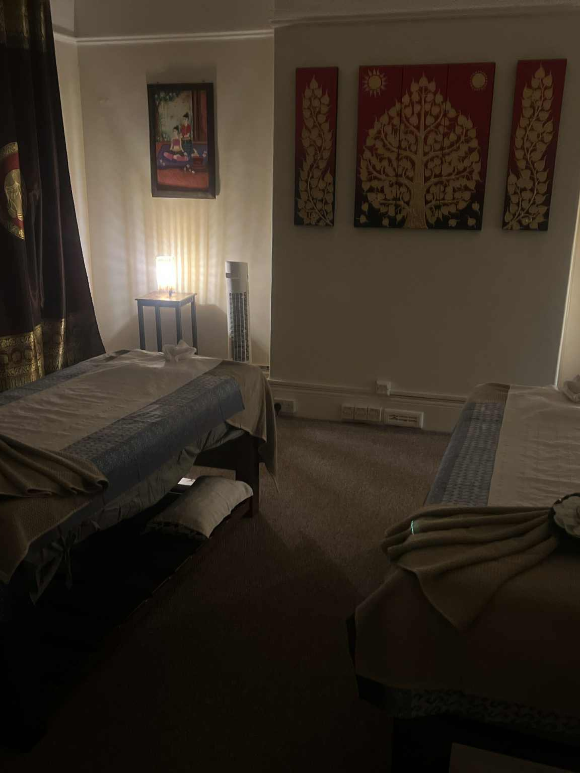 Image slideshow showing features of the Thai Massage spa