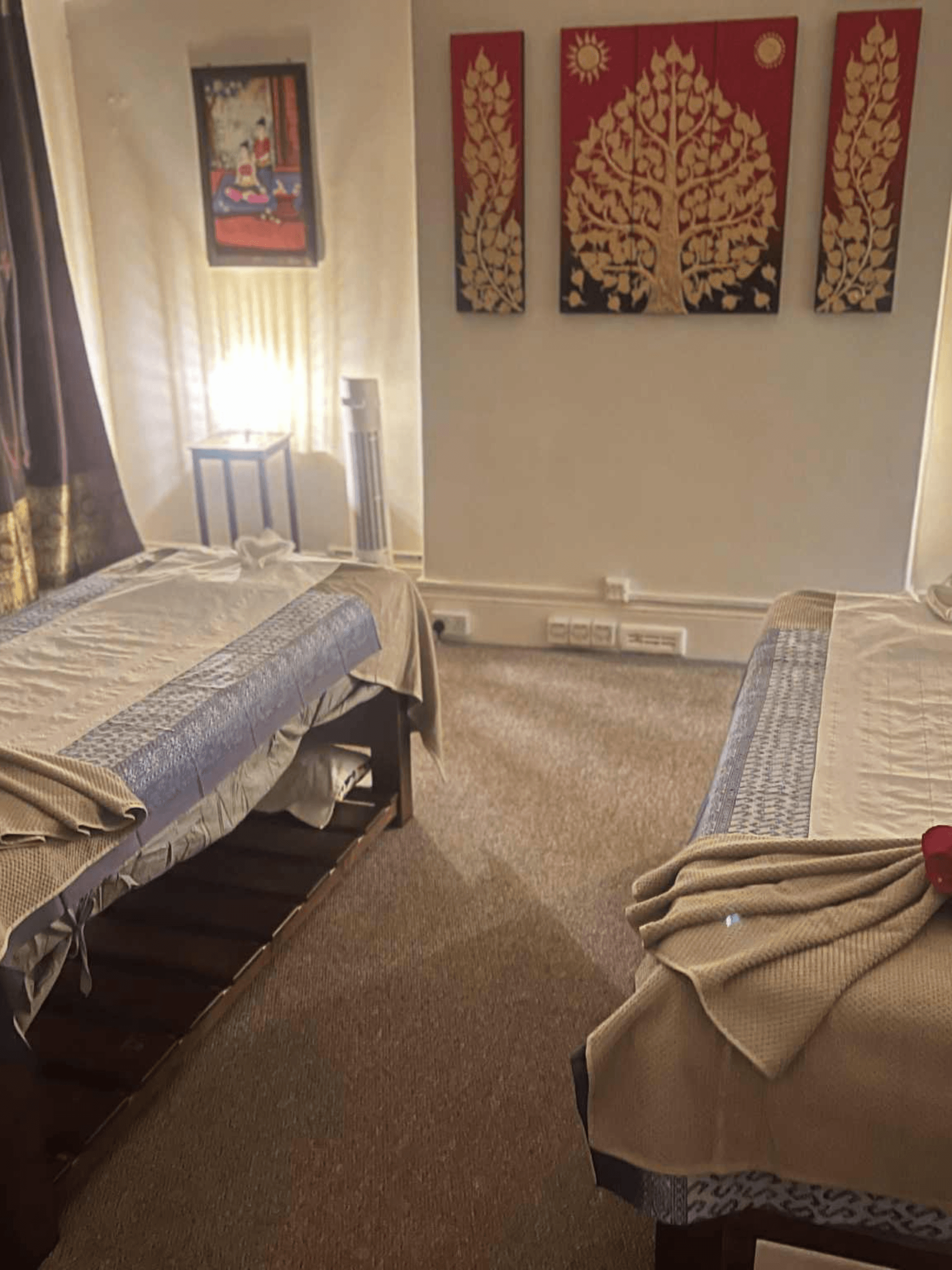 Image slideshow showing features of the Thai Massage spa